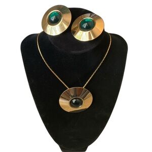 Elegant Gold and Green Pendant and Earrings (clip) Set
